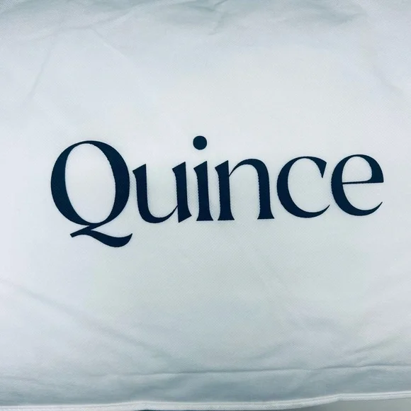 NWOT QUINCE Premium Down Alternative Pillow Firm King 5139 - Picture 7 of 13